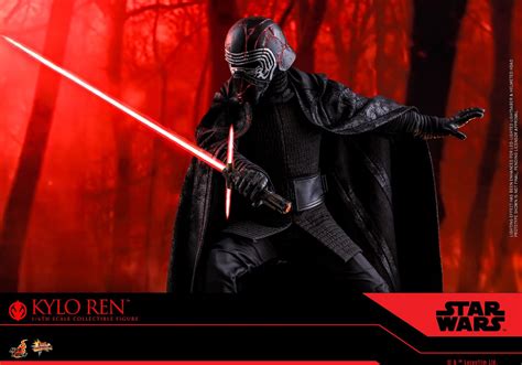 Kylo Ren Prepares For The Rise Of Skywalker With Hot Toys