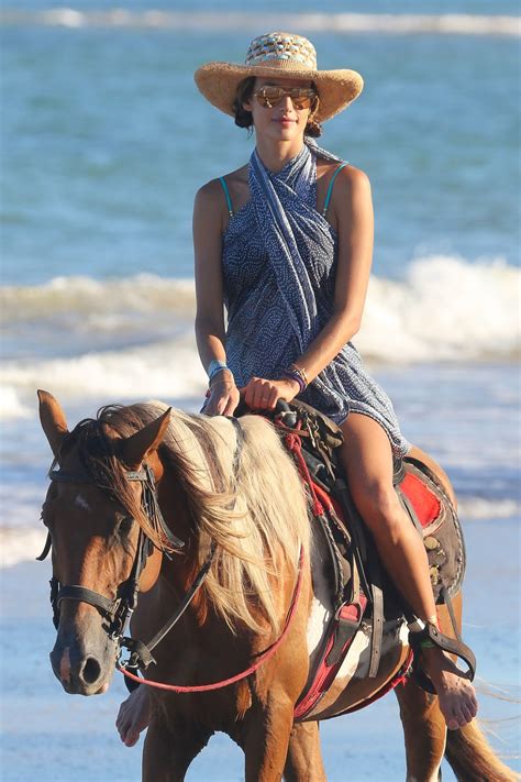 Alessandra Ambrosio Hot Celebs Home