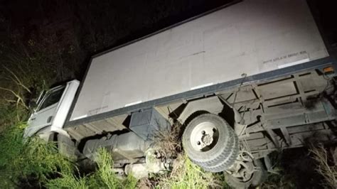 Otra Vez Volcó Un Camión En El Puente Del Río Foyel Mejor Informado