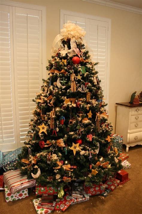 30 Easy and Fun Western Christmas Tree Decorations Ideas - MagMent