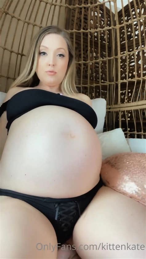 Pregnant Bouncing On Dildo Squirting