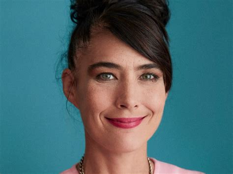 Kathleen Hanna Do Bikini Kill Relembra Tour Nos Anos 90 A Gente Se Sentia Fisicamente Em