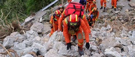 泸定地震已造成74人遇难｜最新消息汇总泸定地震已造成65人遇难泸定地震已致72人遇难泸定地震救援关键信息汇总