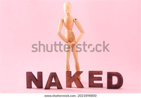 Maniquies naked Más de 4 fotos de stock con licencia libres de