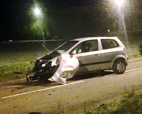 FAITS DIVERS Sarreguemines FAITS DIVERS Voiture Contre Un Arbre Un