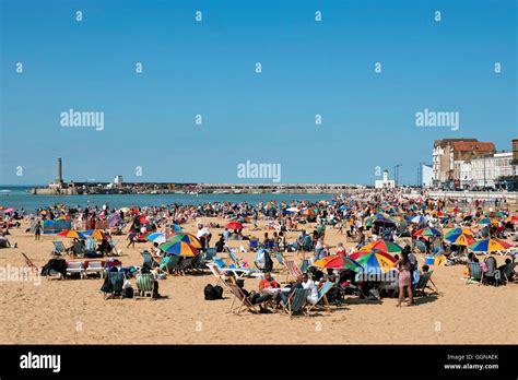 Margate Uk 06th Aug 2016 Margate Beach Isle Of Thanet Kent Uk