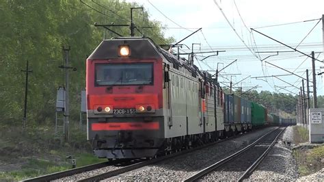 2ЭС6-155 с перегоняемым ВЛ80С-1115 и грузовым поездом - YouTube