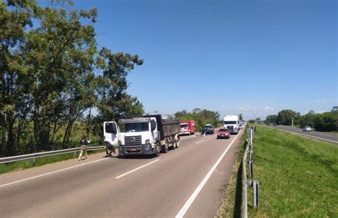 Motociclista De Canoas Morre Ap S Colis O Traseira Caminh O