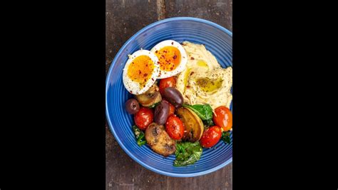 15-Minute Mediterranean Breakfast Bowls! #shorts #mediterraneandiet # ...