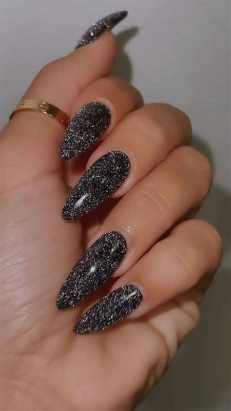 Lottie Tomlinson Nails N Gel Glitzer Schwarze N Gel Mit Glitzer