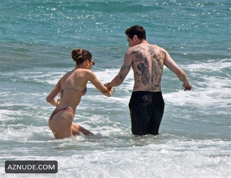 Elsie Hewitt Sexy Seen With Pete Davidson Showing Off Her Amazing Bikini Body Wearing A Sultry