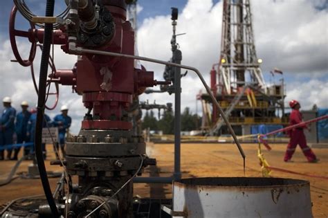 La producción petrolera de Venezuela cae casi un 12 en diciembre