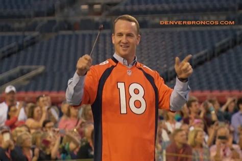 Peyton Manning leads orchestra in Tennessee fight song | FOX Sports