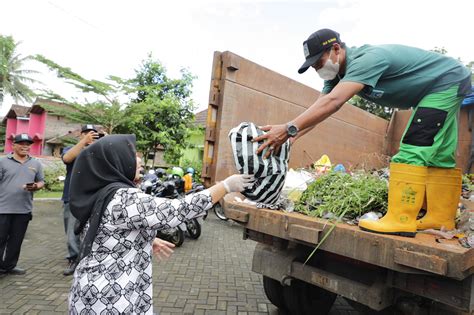 Pemerintah Kabupaten Sleman Blog Archive Hadiri Gropyok Sampah