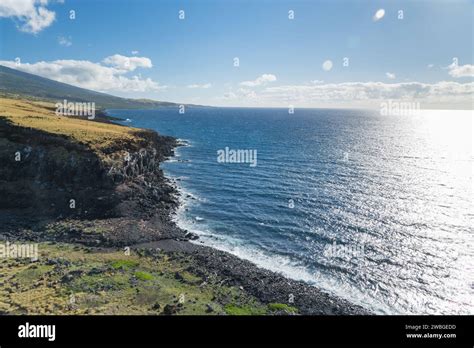 Cliffside View Along Mauis Piilani Highway Stock Photo Alamy