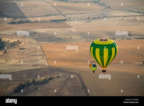 Braune Luftballons Fotos Und Bildmaterial In Hoher Aufl Sung Alamy