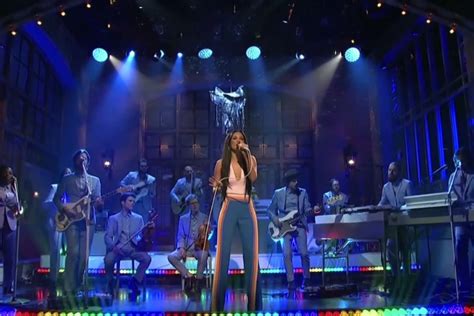 Kacey Musgraves Proves Country Is Cool on 'Saturday Night Live'