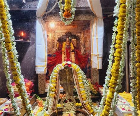 Omkareshwar Temple ओंकारेश्वर ज्योतिर्लिंग मंदिर में भगवान शिव करते