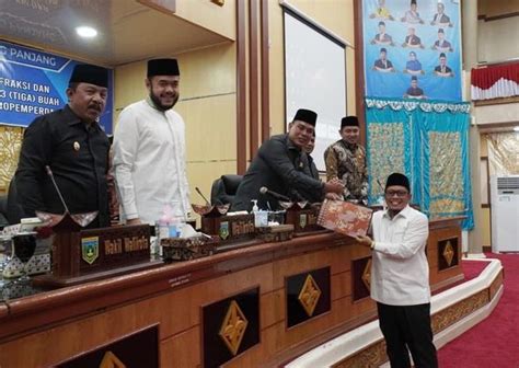 Pemko Dan Dprd Sahkan Tiga Perda Dan Tetapkan Propemperda