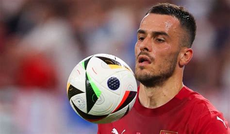 Juventus Pimpin Perburuan Bintang Arsenal Usai Lepas Filip Kostic Ke