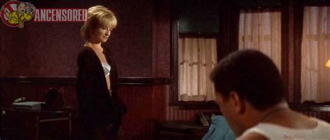 Ellen Barkin Desnuda En Malas Compañías