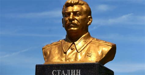 Regreso A La Urss Inauguraron Dos Monumentos A Stalin Infobae