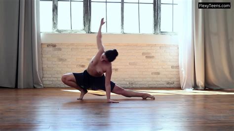 Babe Figly Amazes You Guys As New Babe On Our Channel