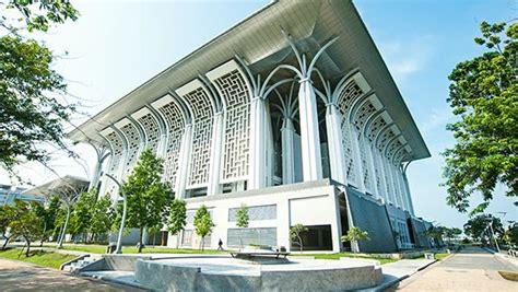 Masjid Tuanku Mizan Zainal Abidin Masjid Besiiron Mosque Visit