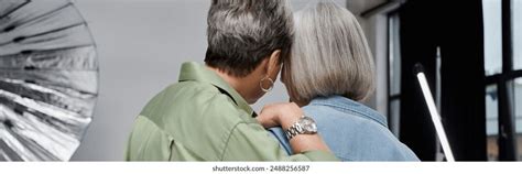 Mature lesbiennes résultats 8 4 mille dimages libres de droits de photos de stock et d