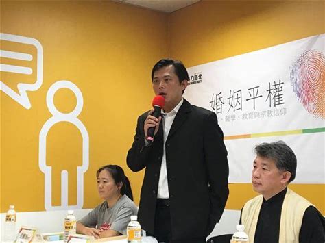 遭嗆罷免 黃國昌：支持婚姻平權不變 中央通訊社 Line Today