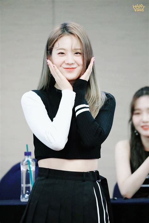 Gyuri Fromis 9 South Korean Girls Korean Girl Groups Lee Seo Yeon