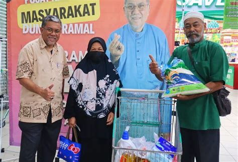 850 Warga DUN Sungai Ramal Terima Baucar Beli Belah Aidilfitri RM200