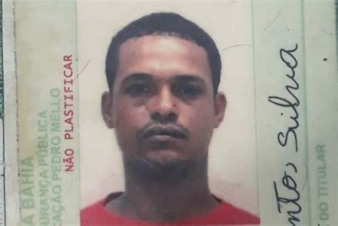 Homem de 36 anos é assassinado a tiros no interior de um bar no bairro