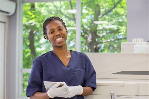 Medical Laboratory Technician and Technologist Careers - TheBestSchools.org