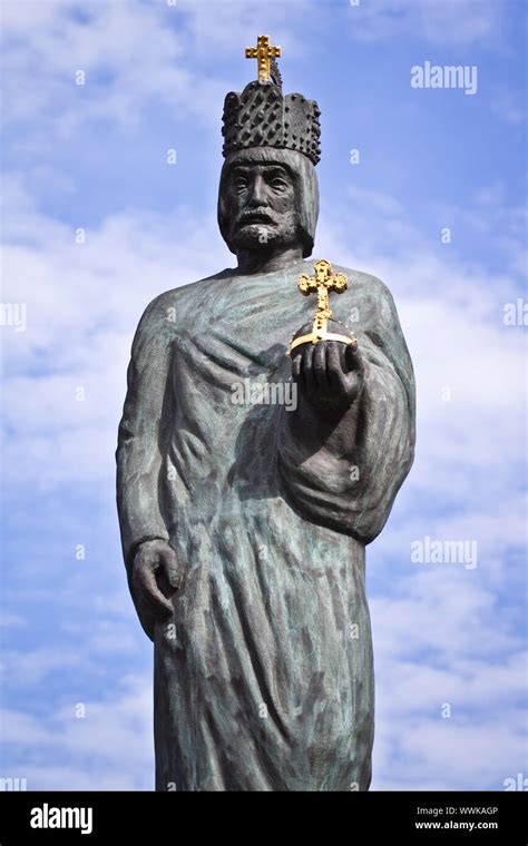 Statue of Barbarossa, Hamburg Stock Photo - Alamy