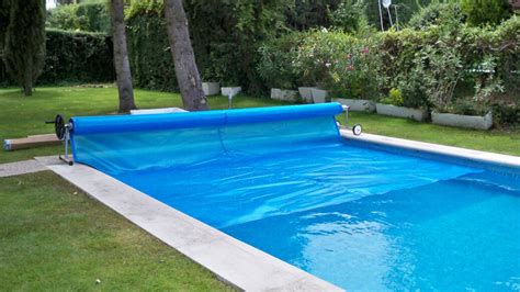 Guía de uso y mantenimiento de tu cobertor térmico Piscinas Athena