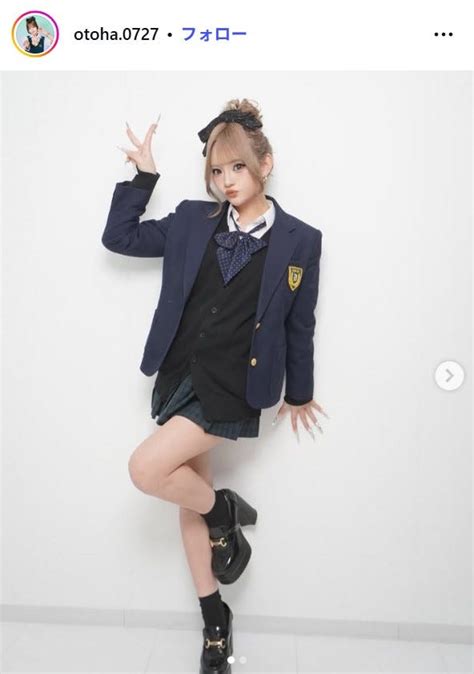 「今日好き」出身ギャル、ミニスカ制服姿で高校卒業報告「スタイルレベチ」「最強のギャルJK」の声 - モデルプレス