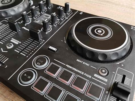 Probamos la mesa portátil de mezclas Pioneer DDJ 200