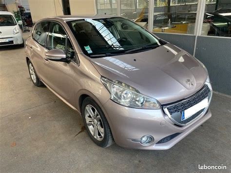 Peugeot 208 1 2 VTi 82ch BVM5 Allure Mâcon Parc Auto