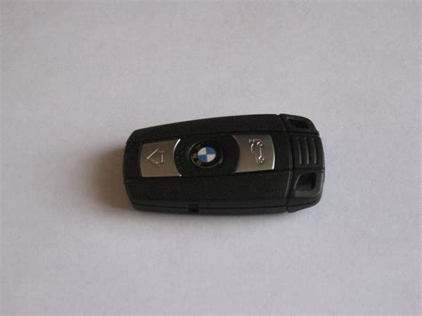 BMW Key Fob Battery Replacement Guide 01