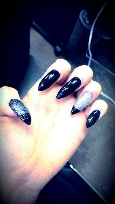 Blackandsilver Glitter Stiletto Nails Uñas Decoradas Uñas Cosas