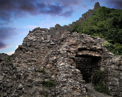 Berwick Castle Ruins – Spooky Scotland