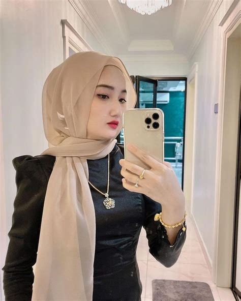 Pin On Hijab Mirror Selfie