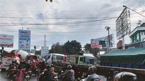 Foto Foto Kemacetan Parah Di Jalan Soekarno Hatta Km Balikpapan