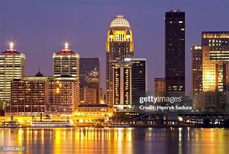 Louisville Skyline Night Photos and Premium High Res Pictures - Getty ...