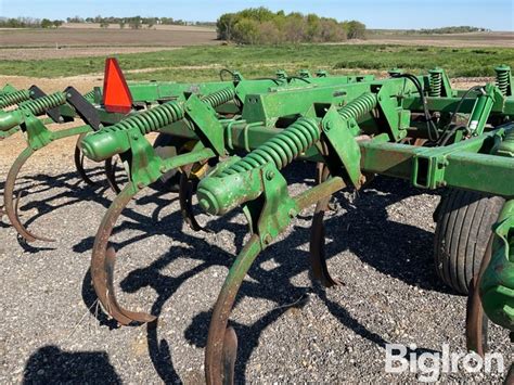 John Deere 712 16 Conser Till Chisel Plow Bigiron Auctions