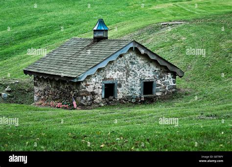 Spring house hi-res stock photography and images - Alamy