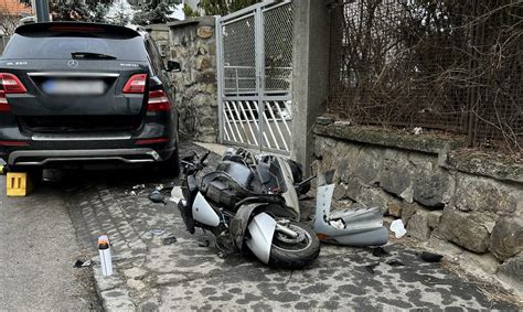 Policajti Zasahovali Pri Tragickej Dopravnej Nehode V Bratislave