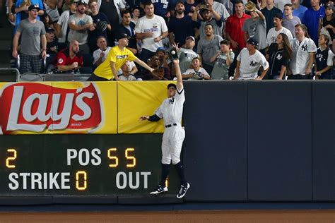 Aaron Judge’s home run-stealing catch: Faces in the crowd - Pinstripe Alley