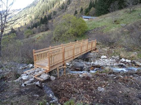 Création d une passerelle avec garde corps normalisé à usage piéton et